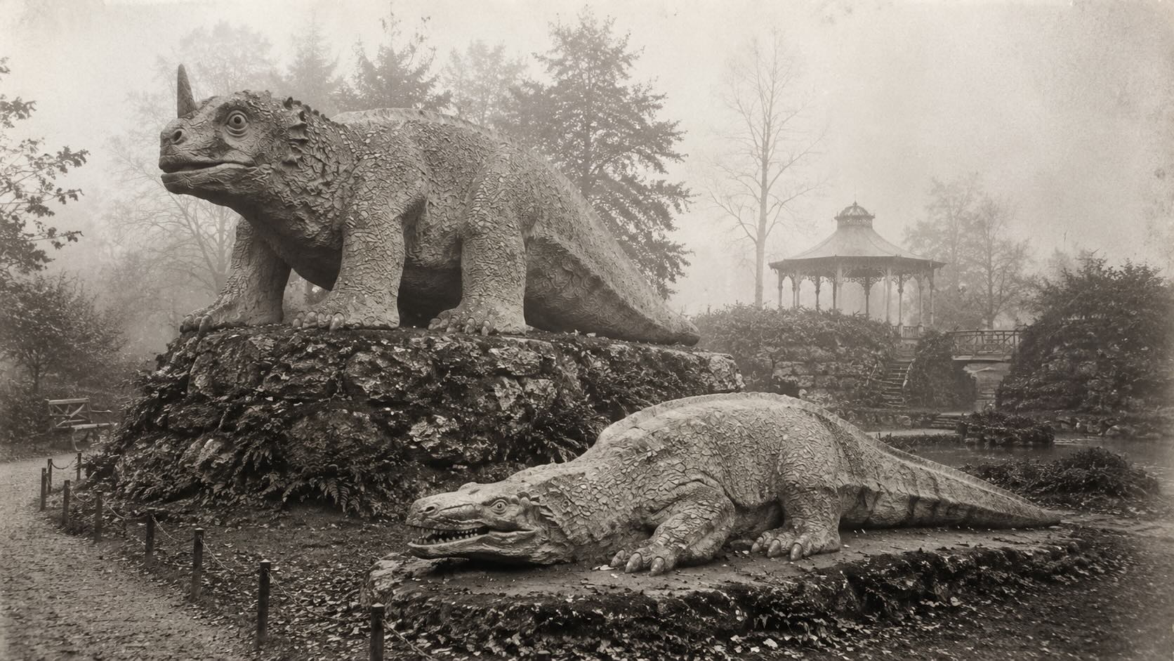 Crystal Palace viktoriaaniset dinosaurusveistokset puistossa vuodelta 1854