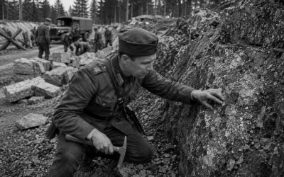 Spektroliitti — Suomen kansalliskivi loistaa sateenkaaren väreissä